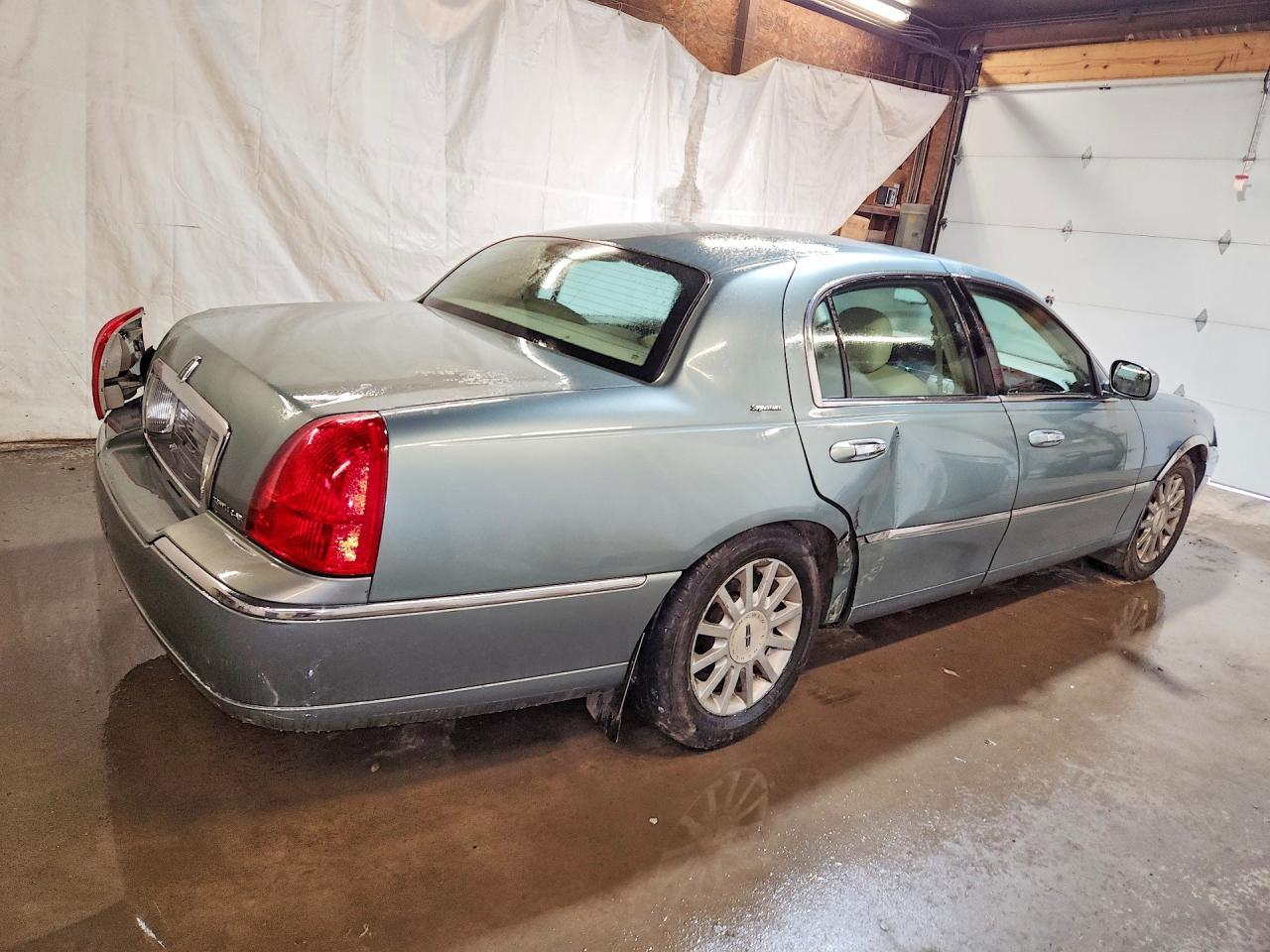 Lincoln Towncar Signature