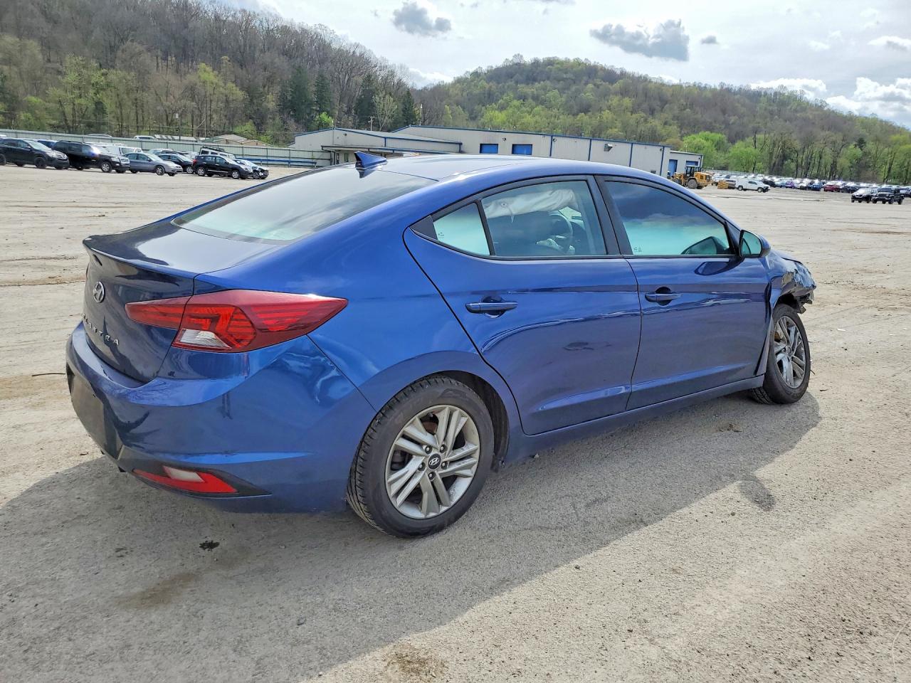 Hyundai ELANTRA Sel