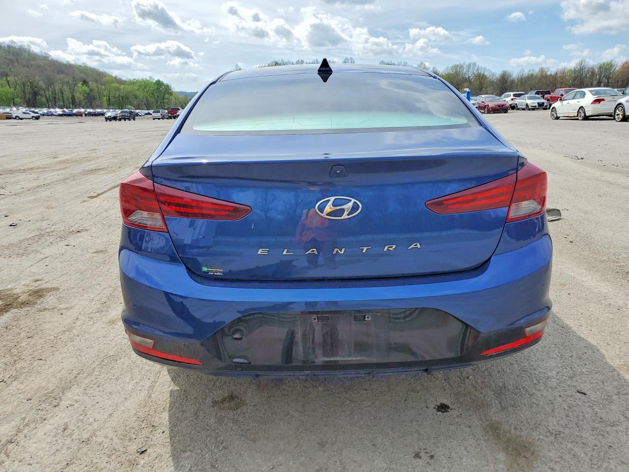 Hyundai ELANTRA Sel