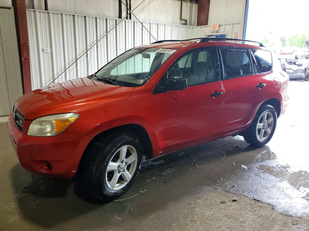 Salvage Toyota RAV4 Image