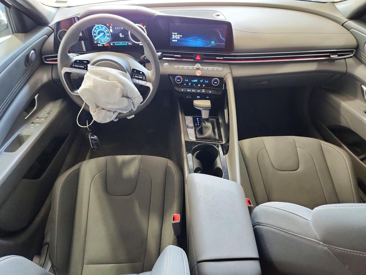 Hyundai ELANTRA Sel