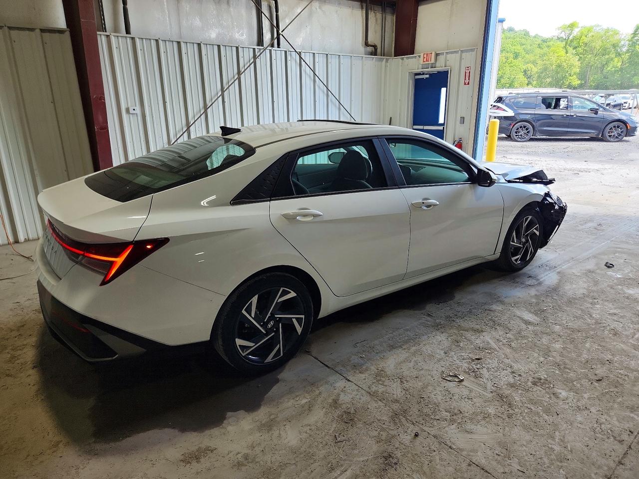 Hyundai ELANTRA Sel
