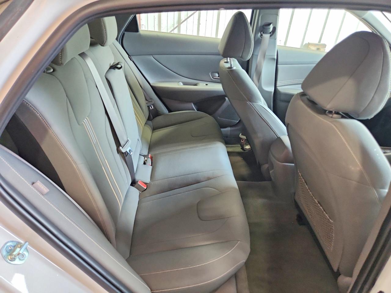 Hyundai ELANTRA Sel