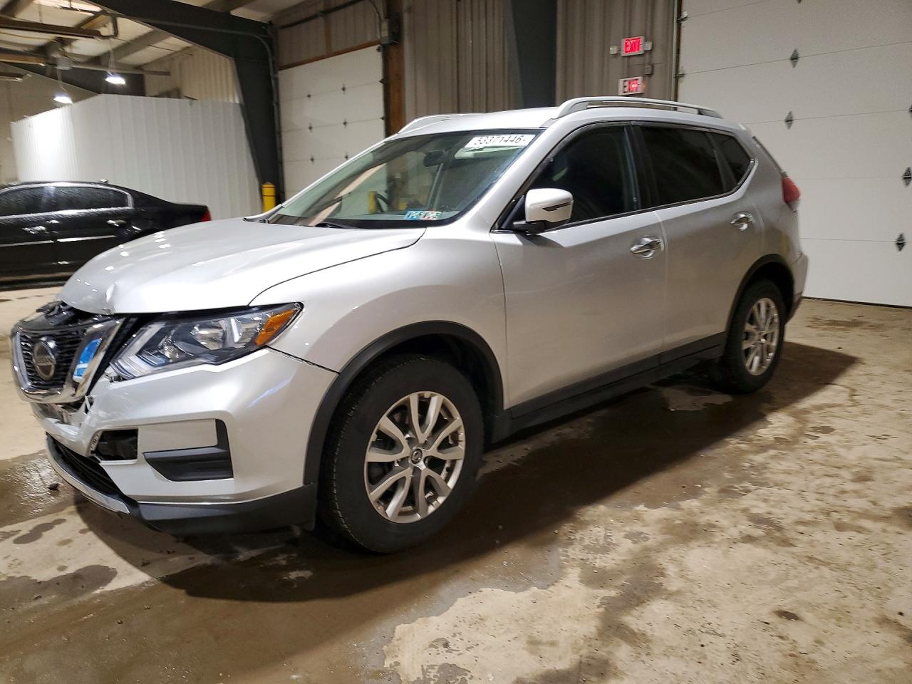 Salvage Nissan Rogue Image