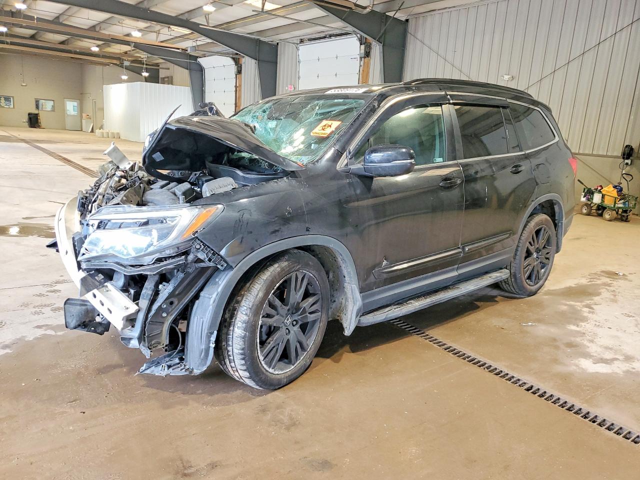 Salvage Honda Pilot Image