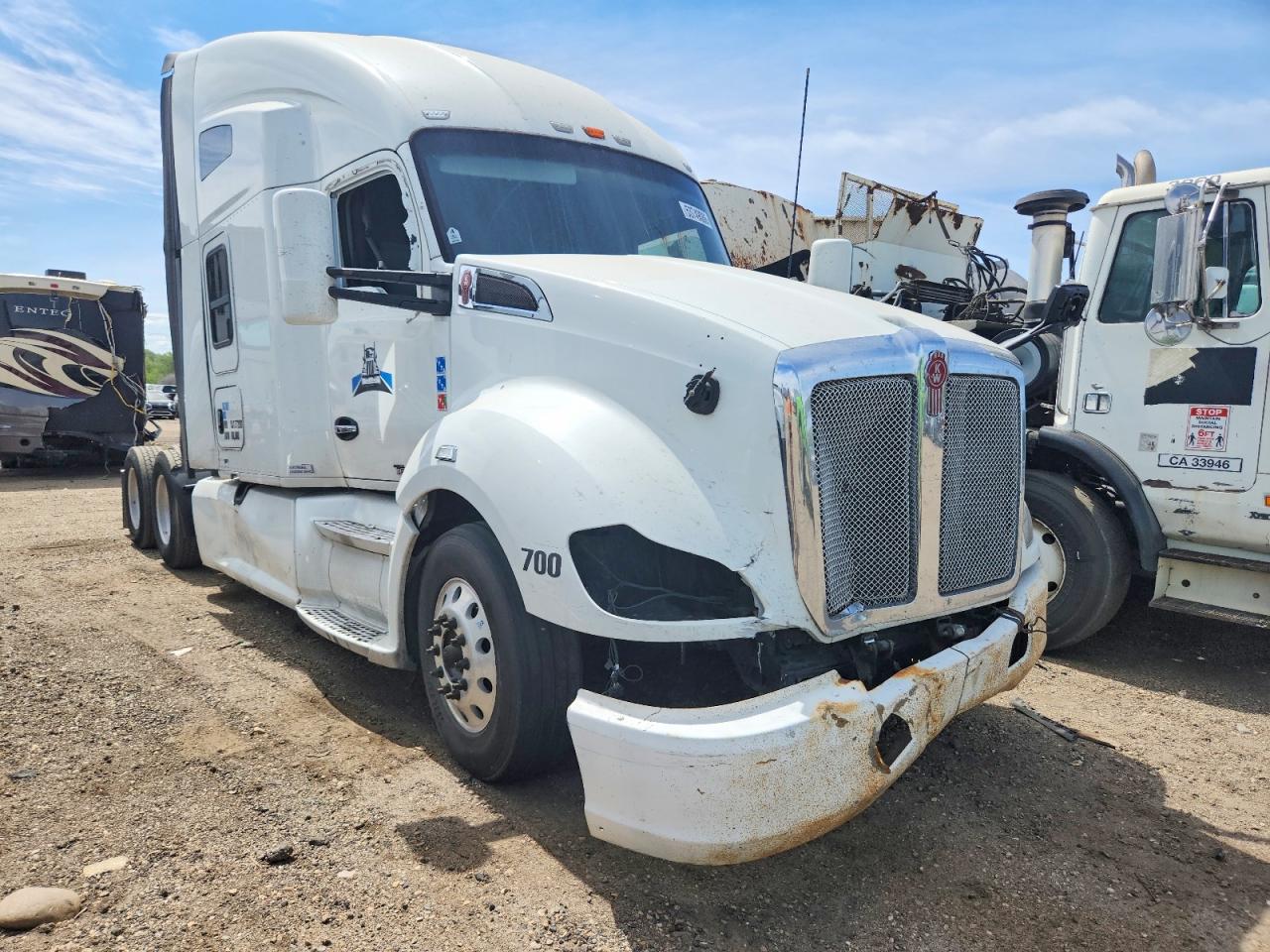 Salvage Kenworth Construction Image
