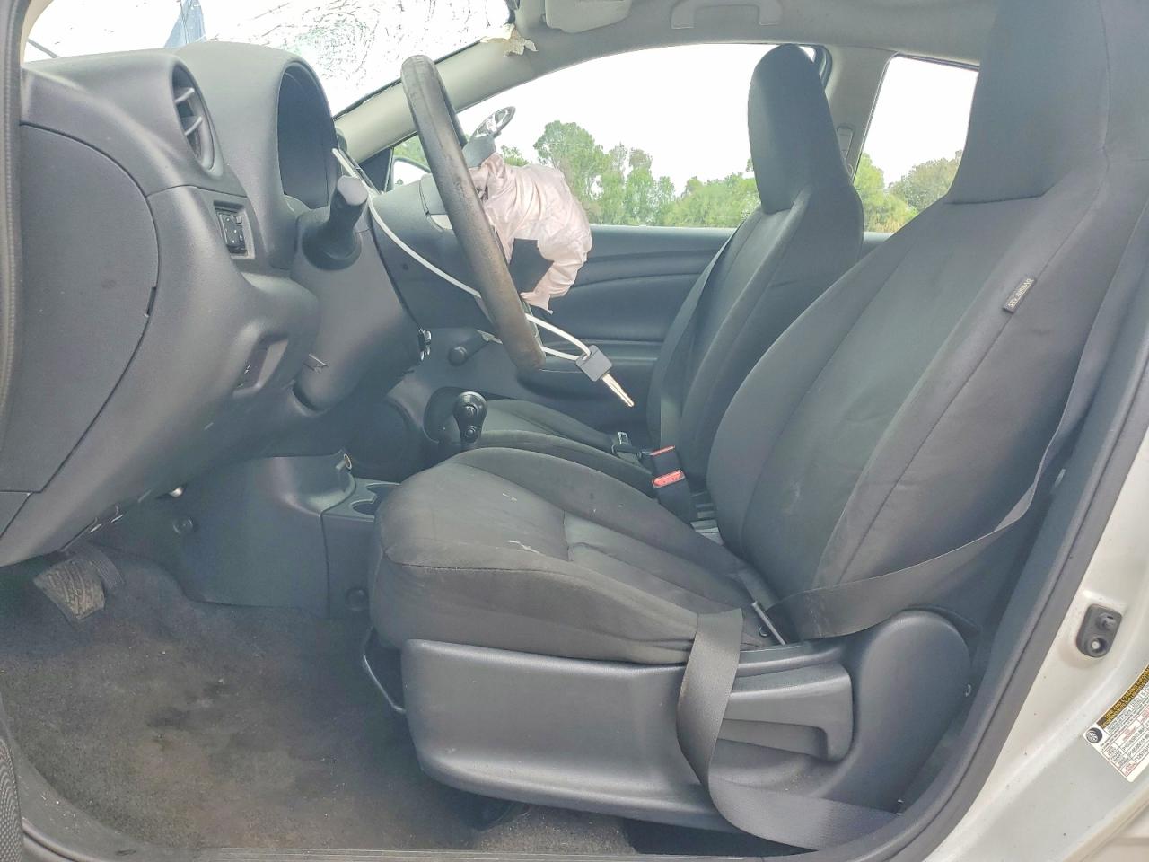 Nissan Versa 1.6 S Plus