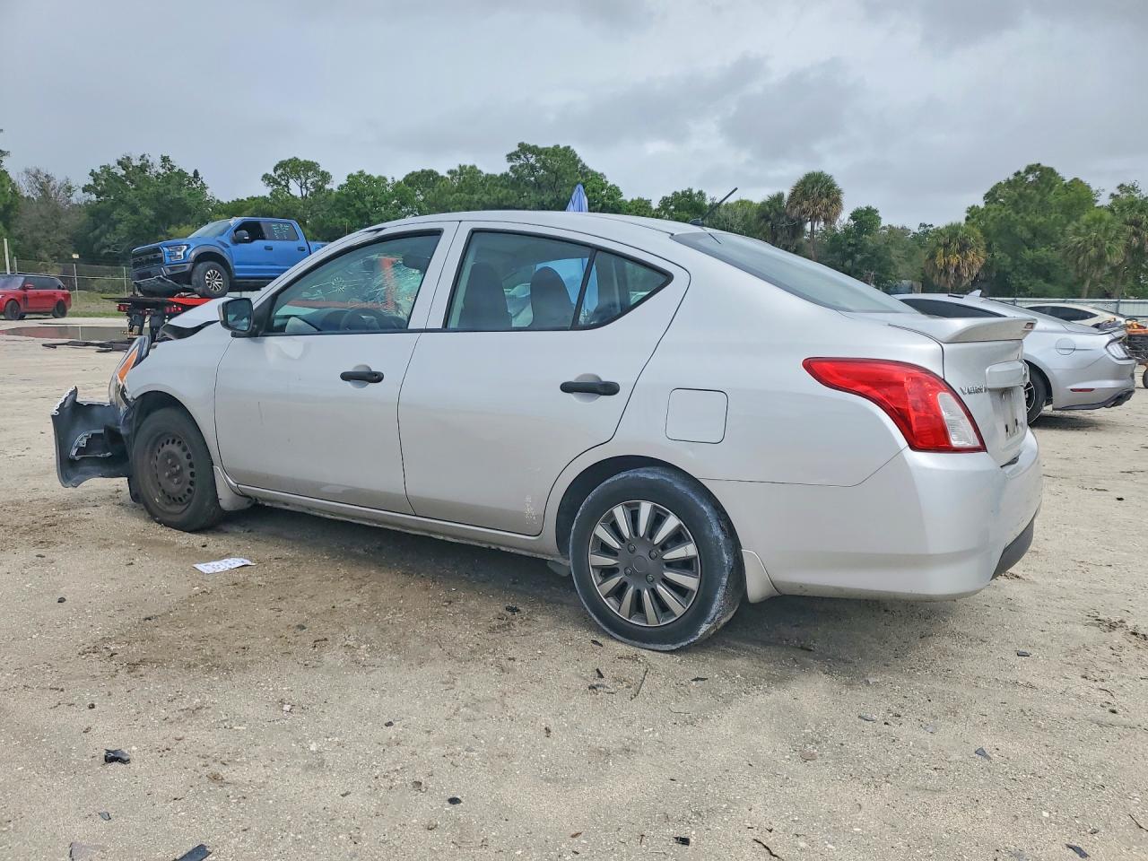 Nissan Versa 1.6 S Plus