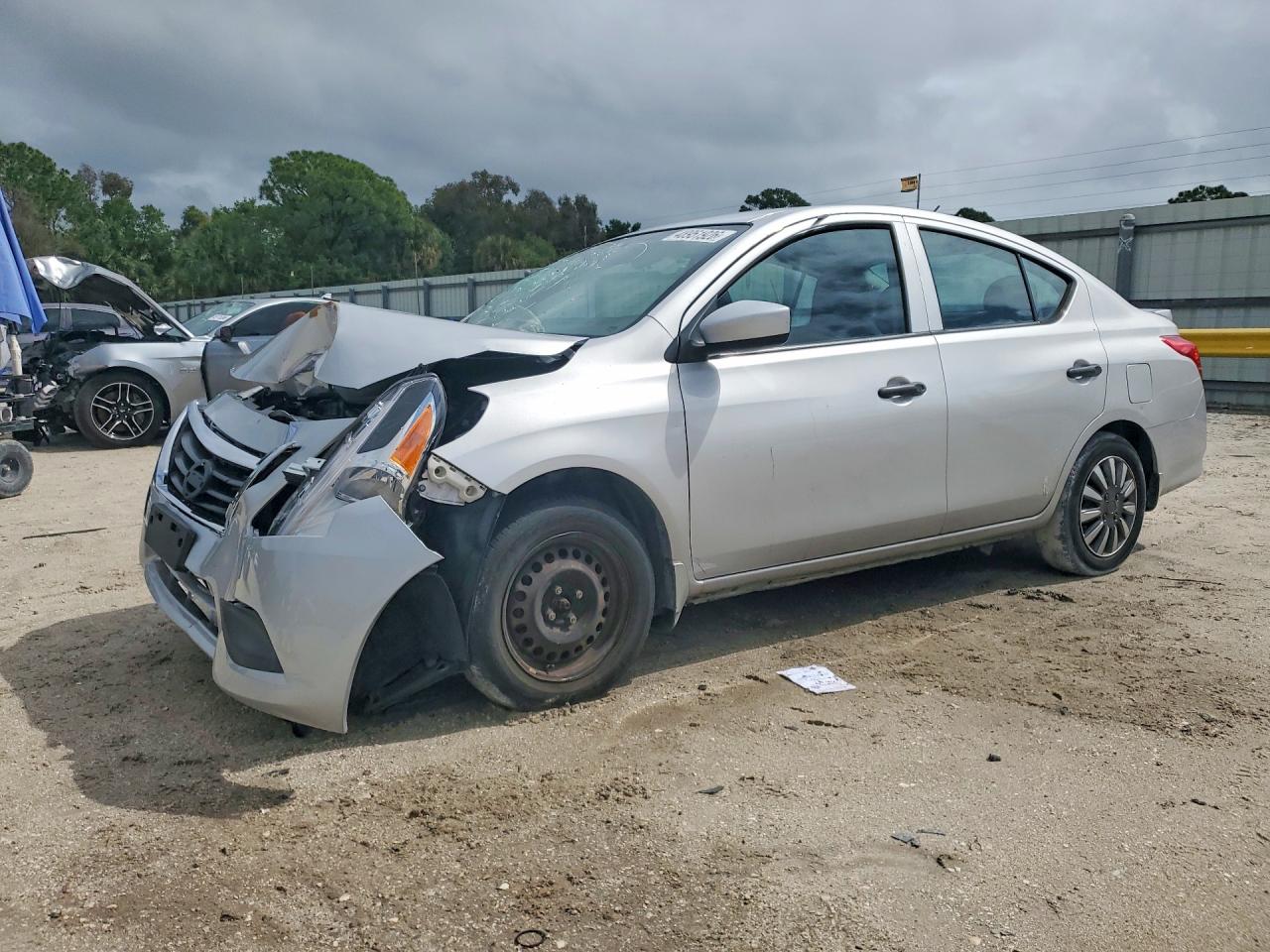 Salvage Nissan Versa Image
