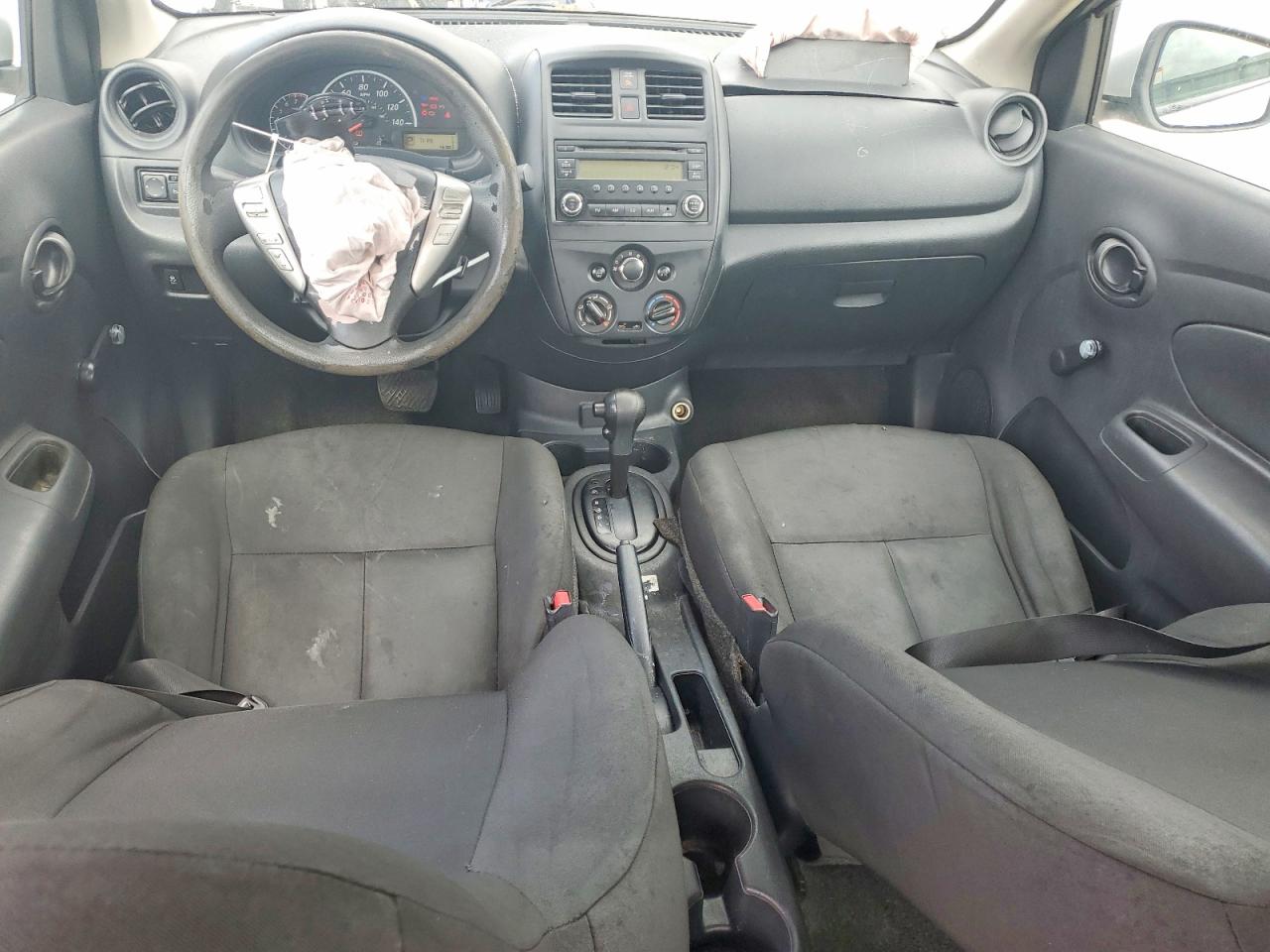 Nissan Versa 1.6 S Plus