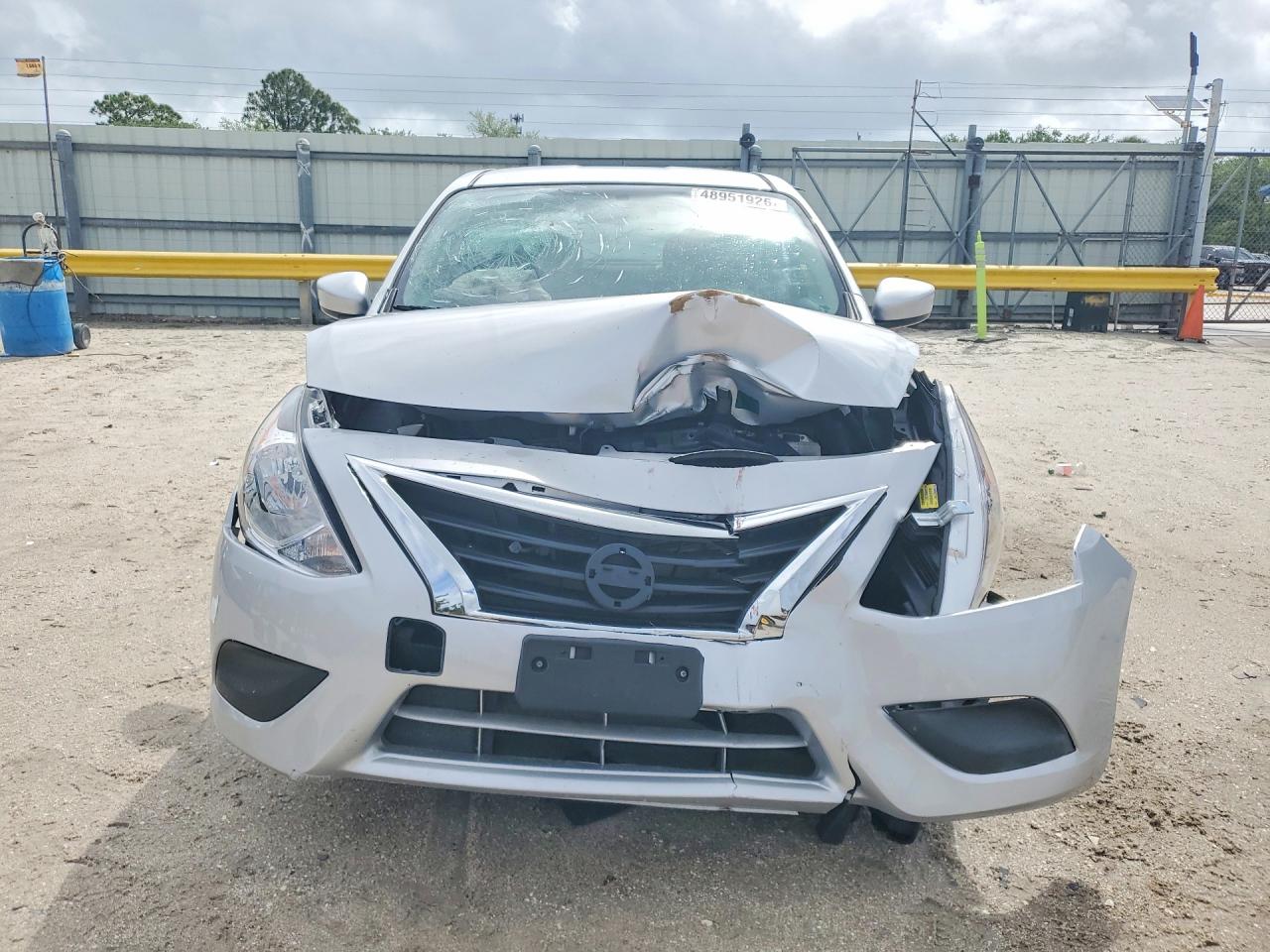 Nissan Versa 1.6 S Plus