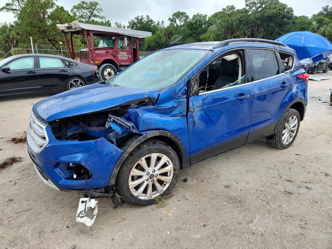 Salvage Ford Escape Image