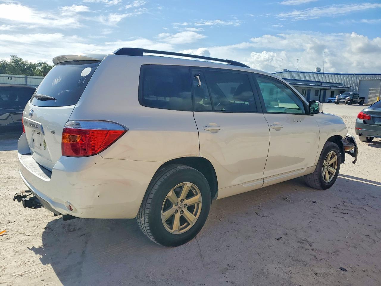 Toyota Highlander Base