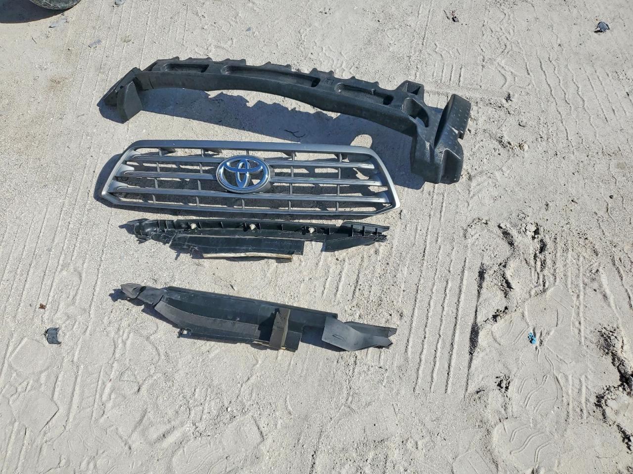 Toyota Highlander Base