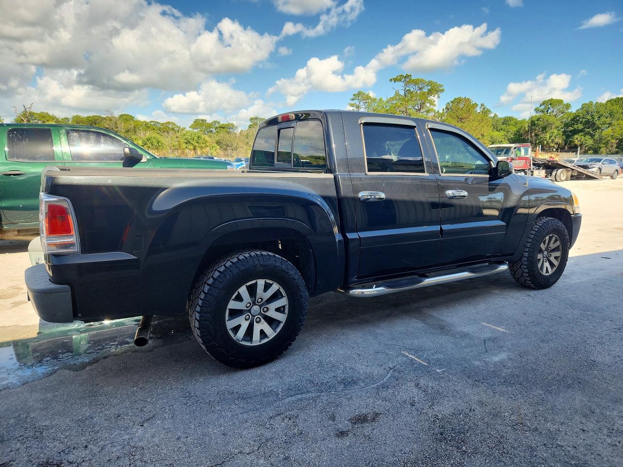 Mitsubishi Raider Ls