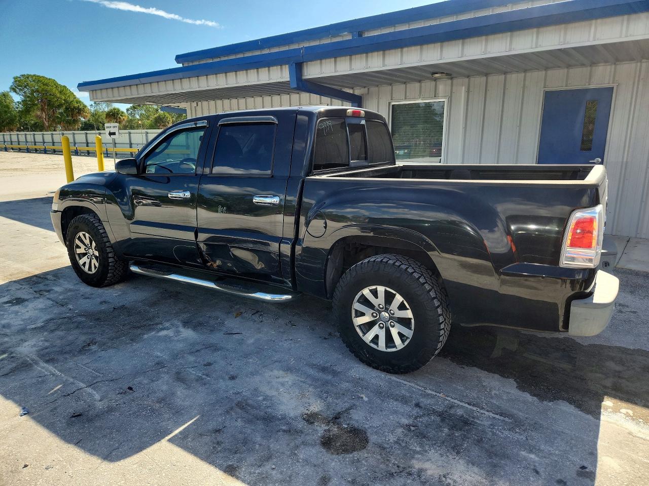 Mitsubishi Raider Ls