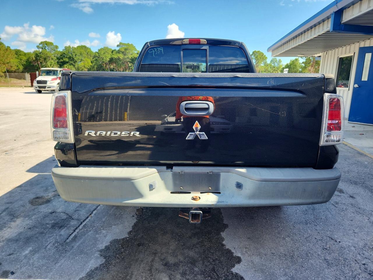 Mitsubishi Raider Ls
