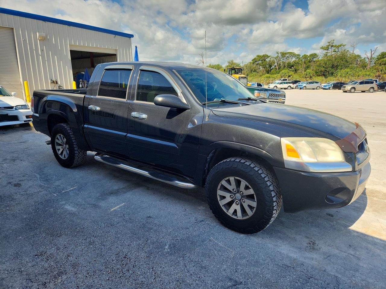 Mitsubishi Raider Ls