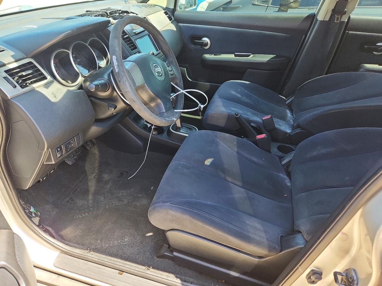 Nissan Versa 1.8 S
