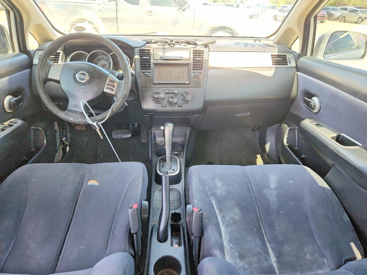 Nissan Versa 1.8 S
