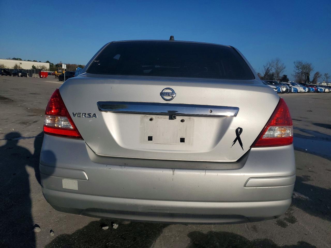 Nissan Versa 1.8 S
