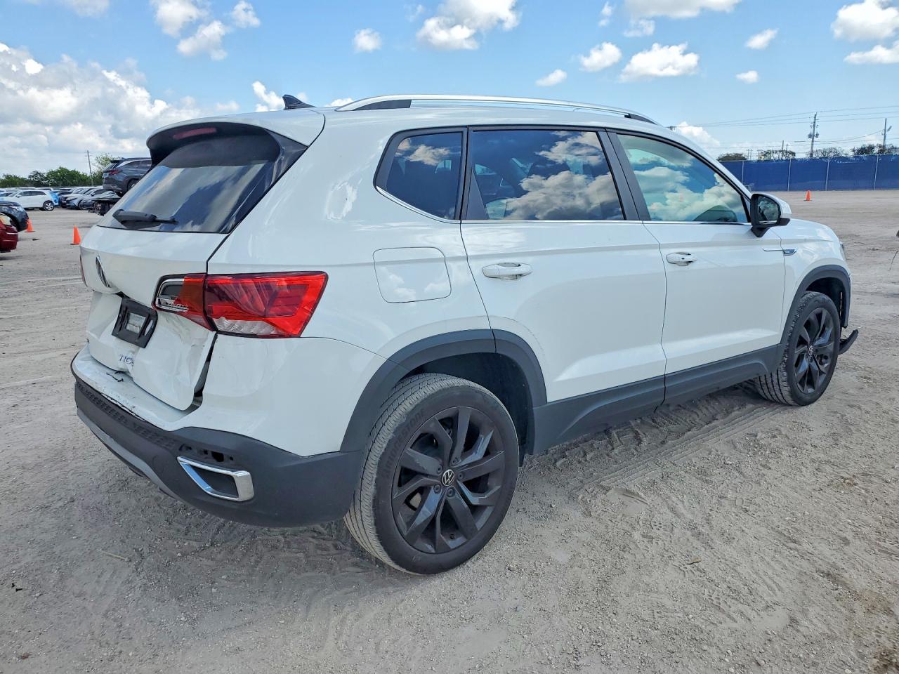Volkswagen Taos Se