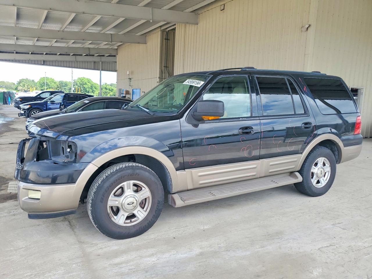 Salvage Ford Expedition Image