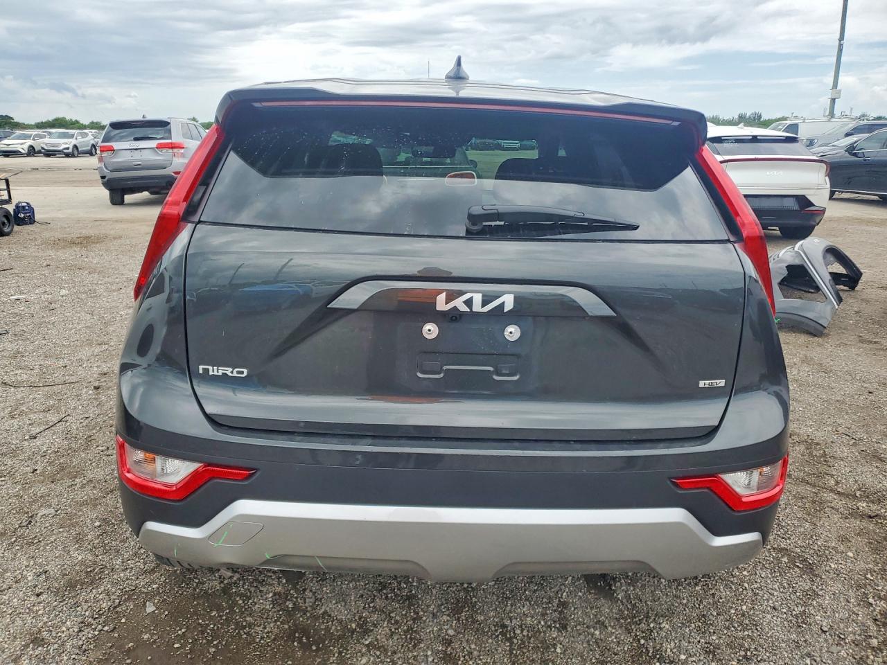 Kia Niro Lx