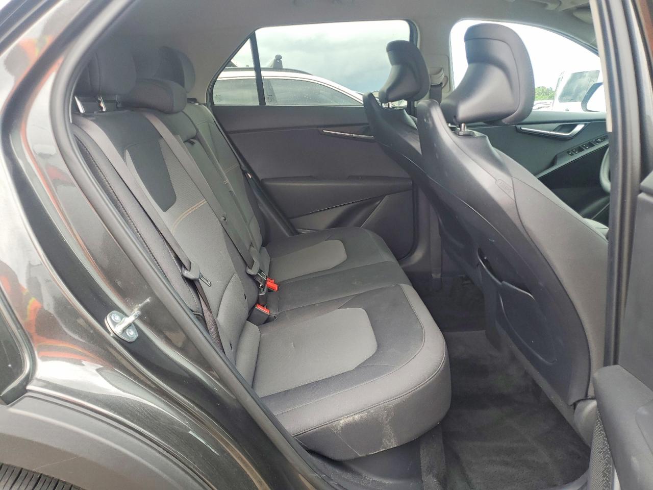 Kia Niro Lx