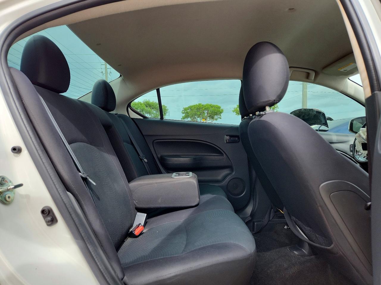Mitsubishi Mirage G4 Es