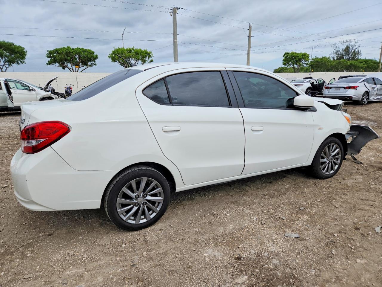 Mitsubishi Mirage G4 Es