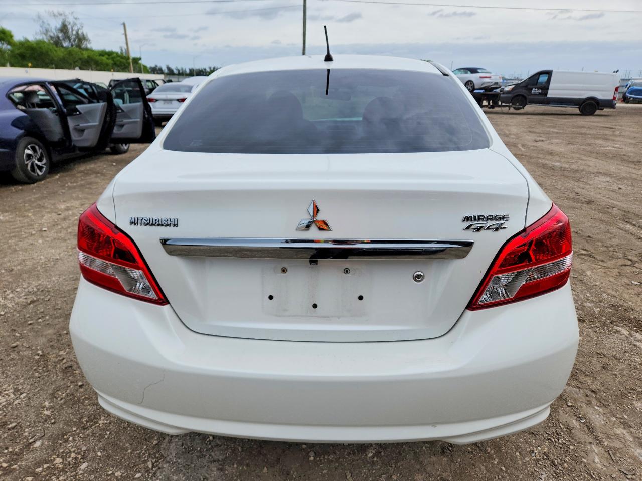 Mitsubishi Mirage G4 Es