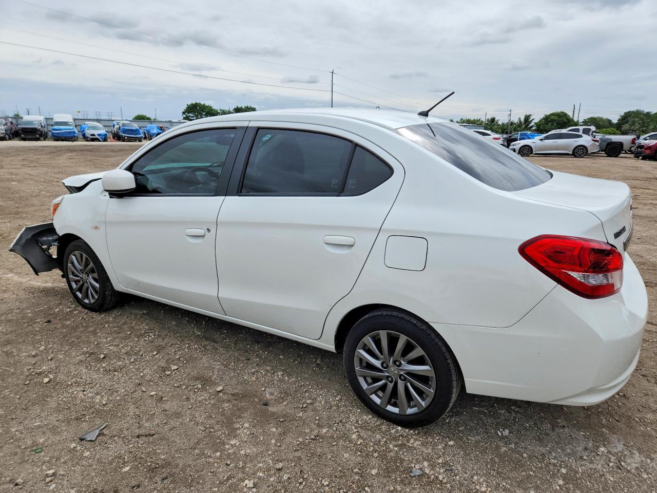 Mitsubishi Mirage G4 Es