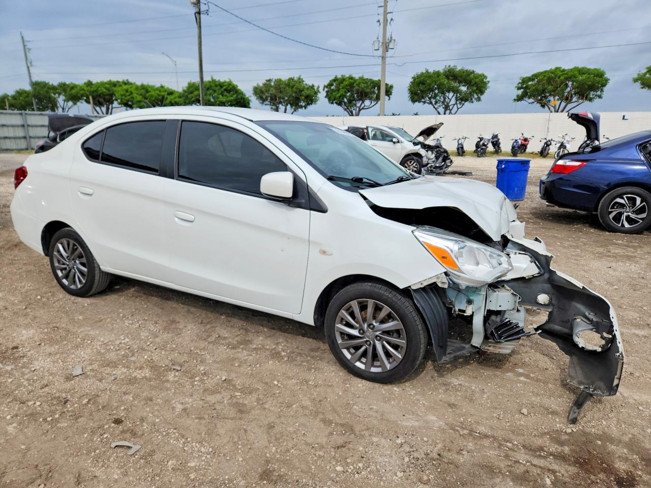Mitsubishi Mirage G4 Es