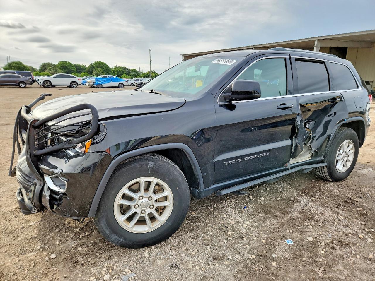 Salvage Jeep Cherokee Image