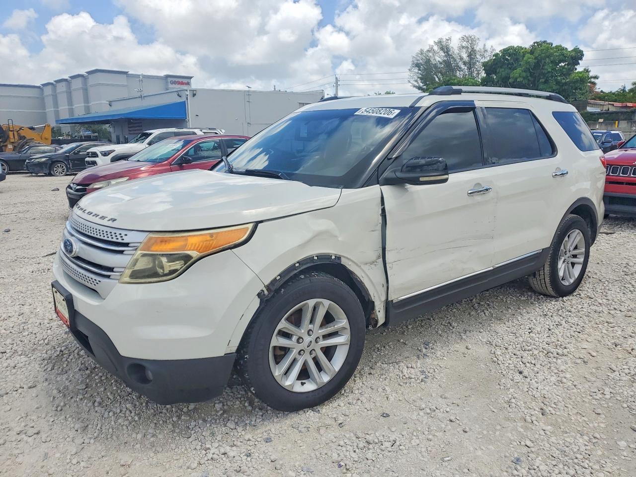 Salvage Ford Explorer Image
