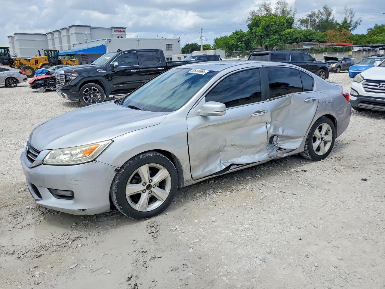 Salvage Honda Accord Image