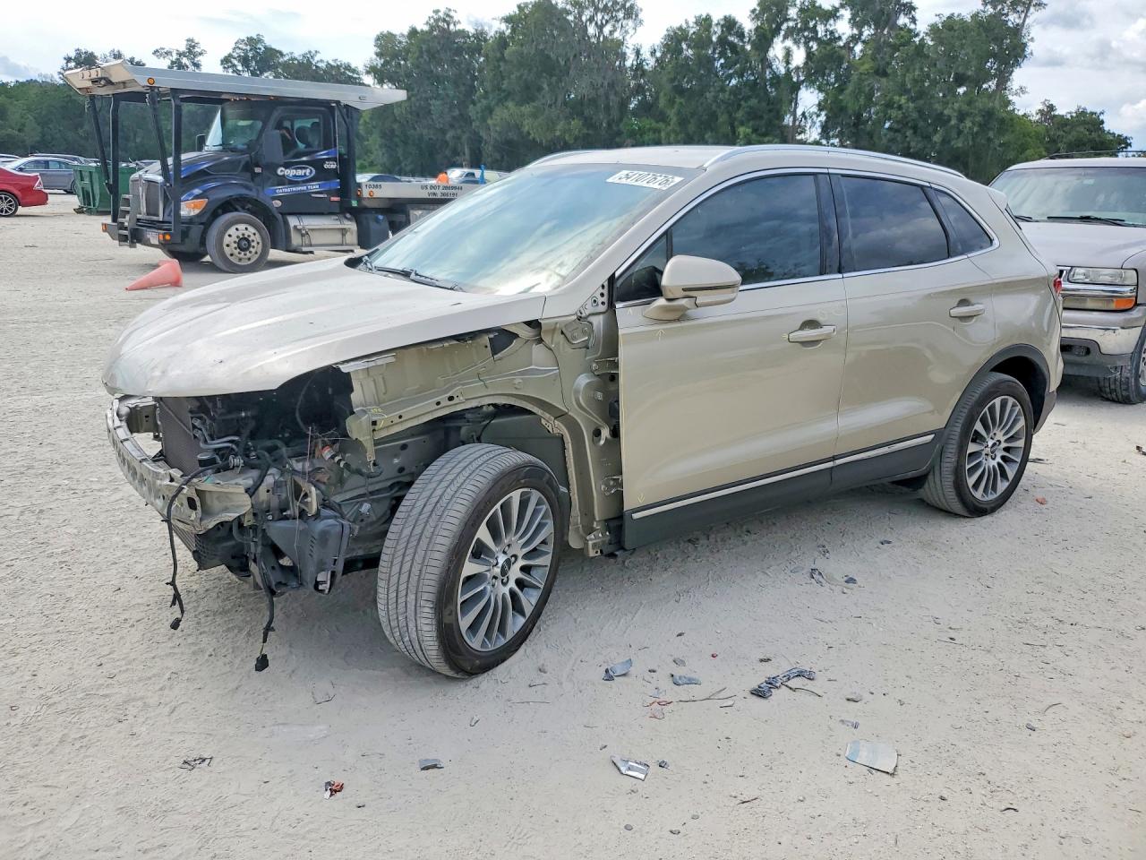 Salvage Lincoln MKC Image