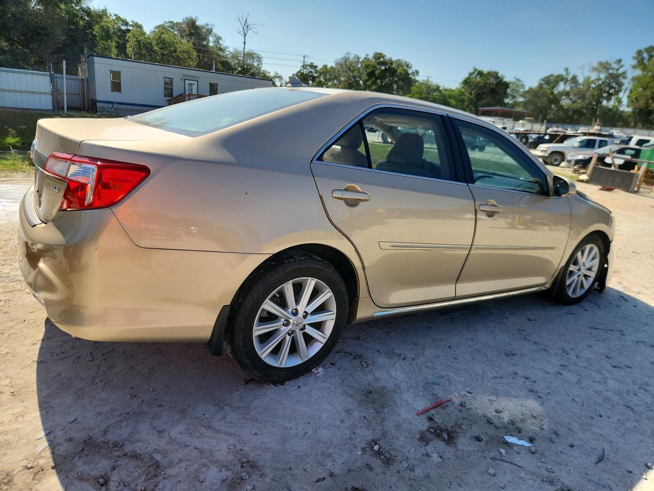 Toyota Camry Xle V6