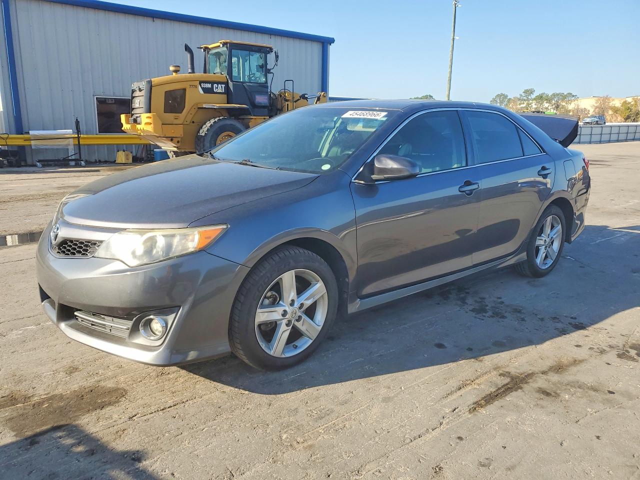 Salvage Toyota Camry Image