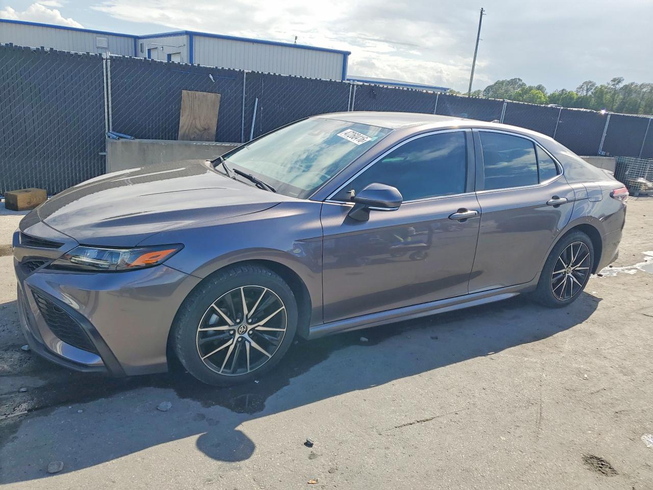 Salvage Toyota Camry Image