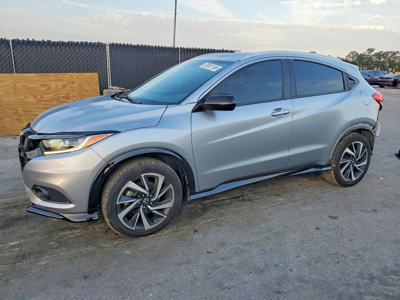 Salvage Honda HR-V Image