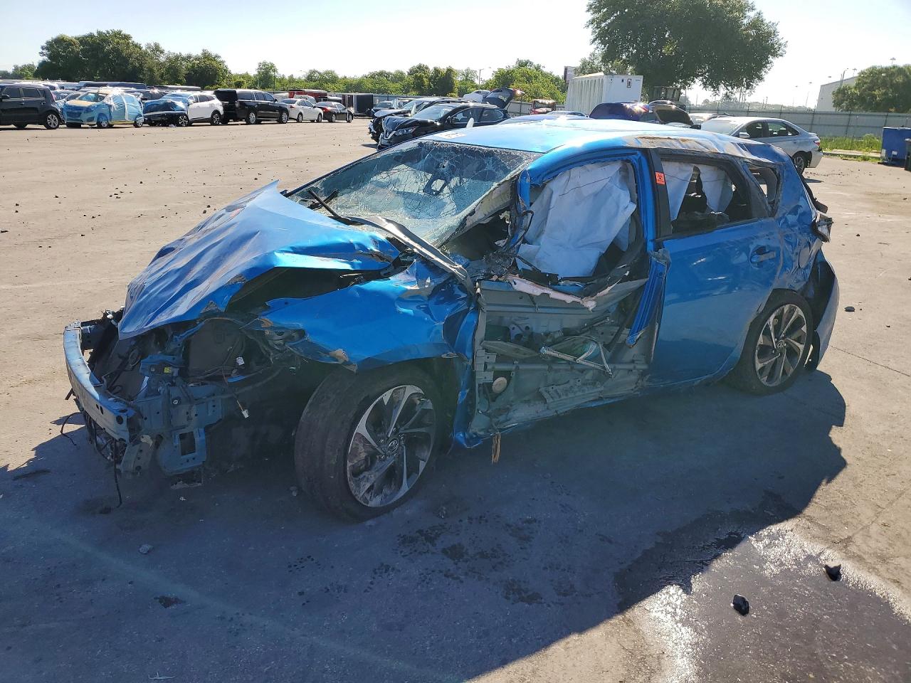 Salvage Toyota Corolla Image