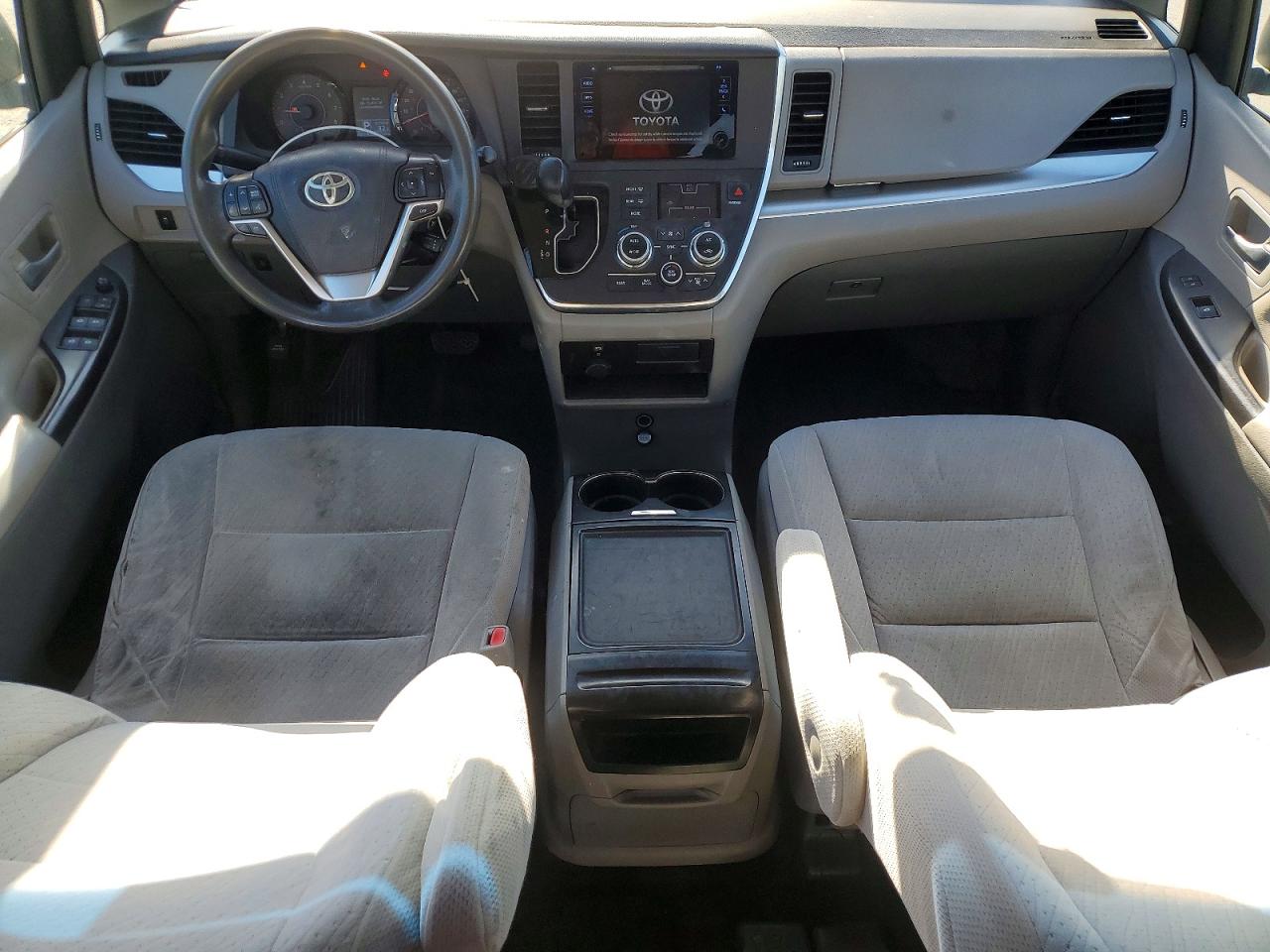 Toyota Sienna Le