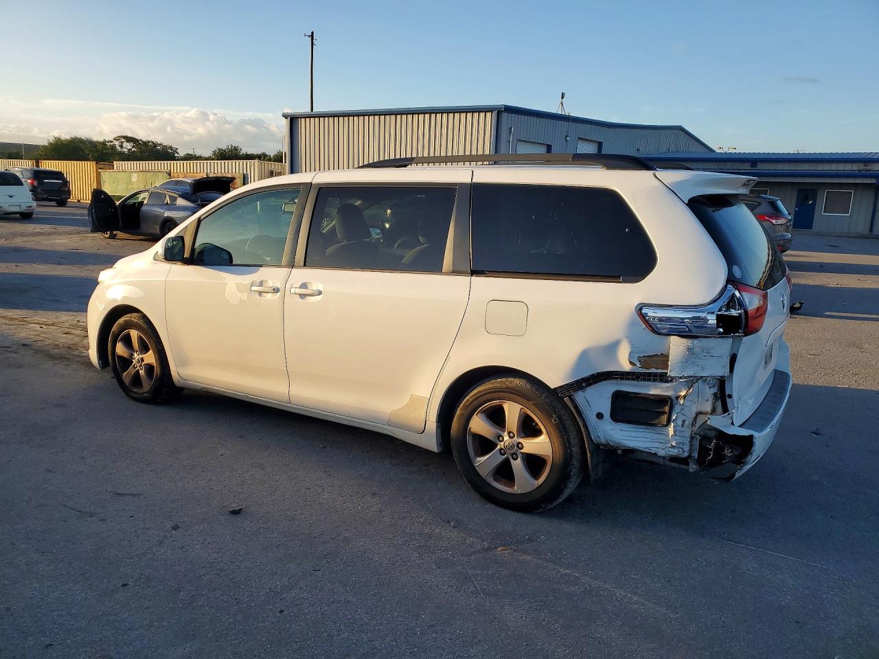 Toyota Sienna Le