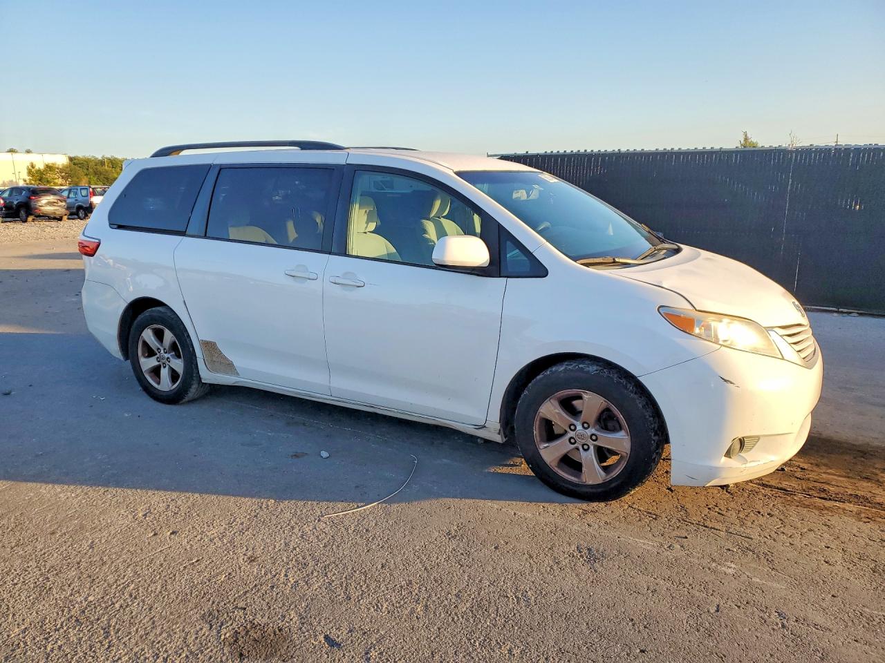 Toyota Sienna Le