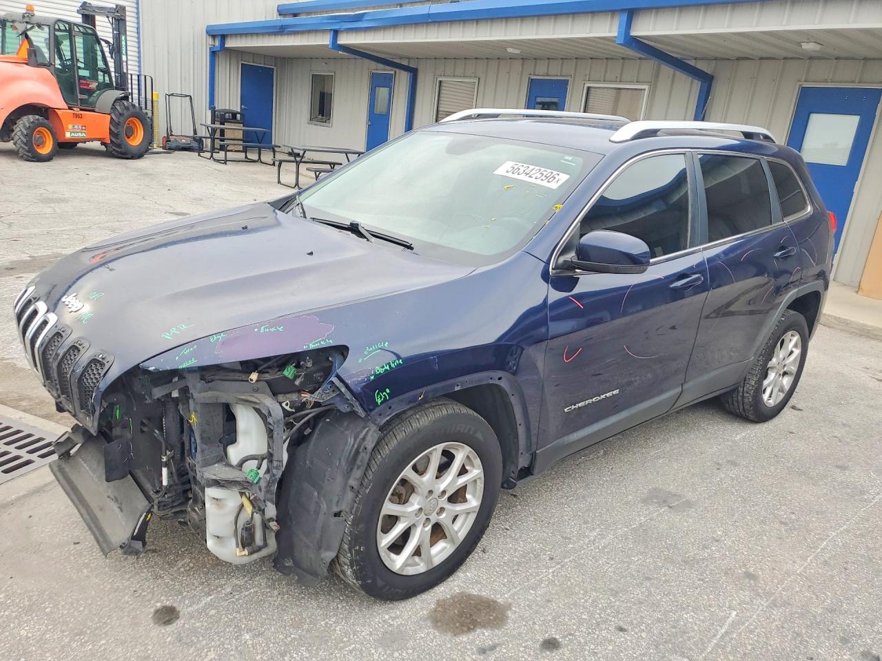 Salvage Jeep Cherokee Image
