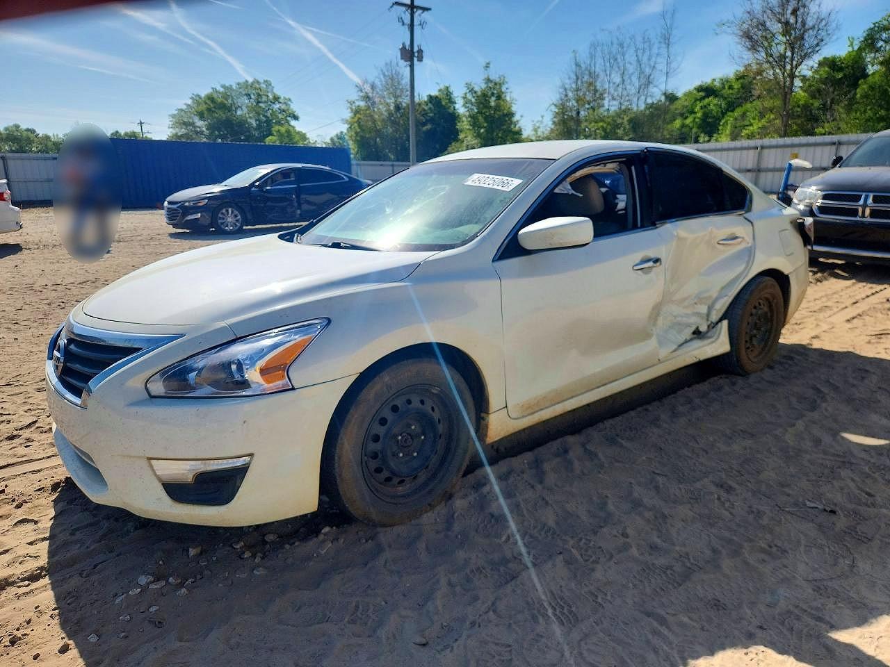 Salvage Nissan Altima Image