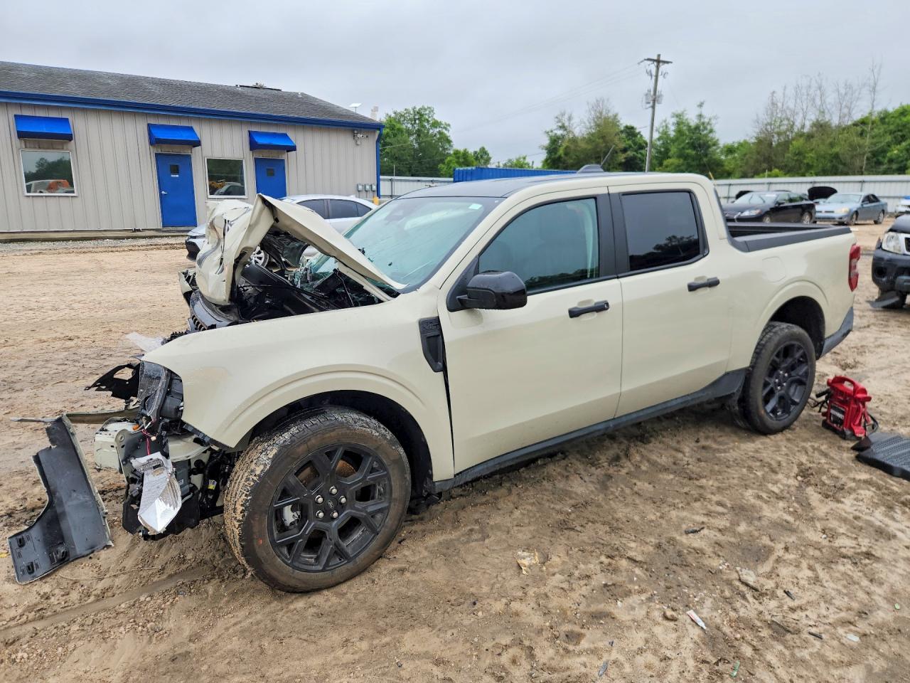 Salvage Ford Maverick Image