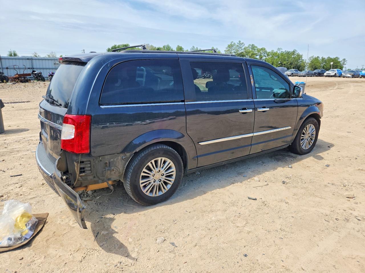 Chrysler Town & Country Touring L